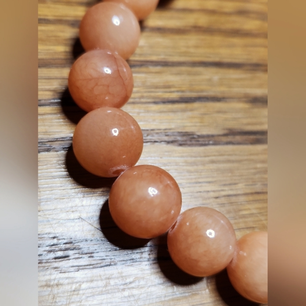 Elegant Peach Chalcedony Beaded Bracelet - Picture 3 of 3